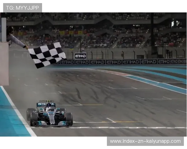 阿隆索对阿布扎比赛道重点处进行了详细分析